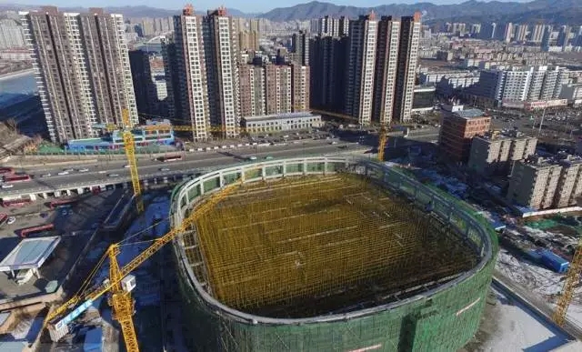 位于张家口市经开区的河北北方学院体育馆正在加紧建设中,建成后将