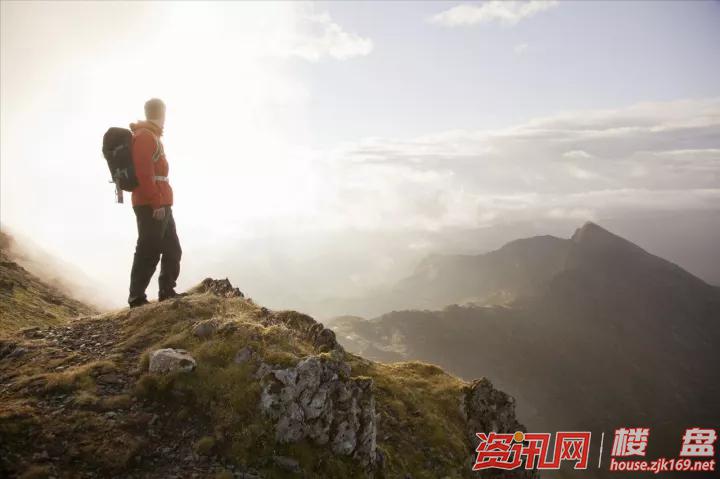 迷茫时,你也一定曾独自一人上山,面对旷野尽情宣泄心中愁绪,重新找到